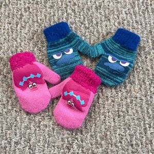 DreamWorks Trolls Kids Mittens in Pink & Teal Blue